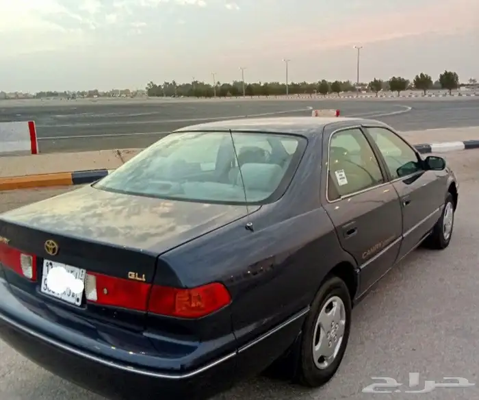 للبيع تويوتا كامري 4