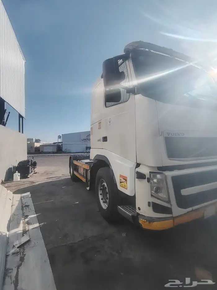 فولفو عدد 4 موديلات 2013 و2012 قير عادي زاهد 4