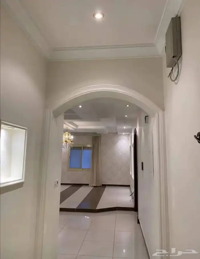 شقة للبيع في جدة حي الروضة مساحتها 244 م 4