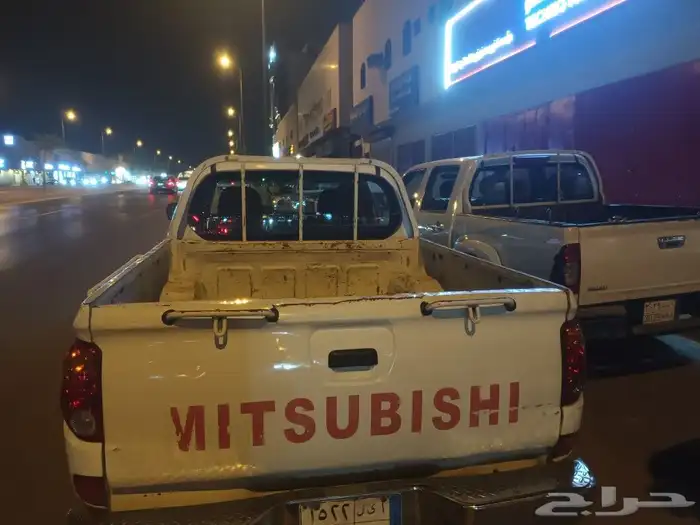 مستبيشي وانيت 2015 ديزل ال200 4