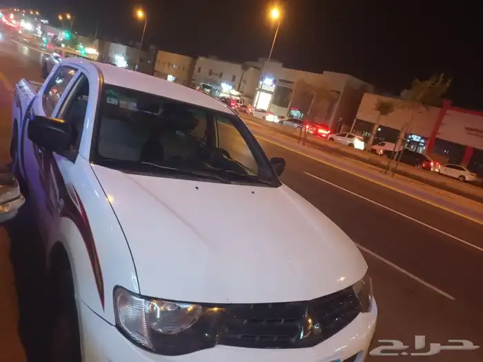 مستبيشي وانيت 2015 ديزل ال200 1