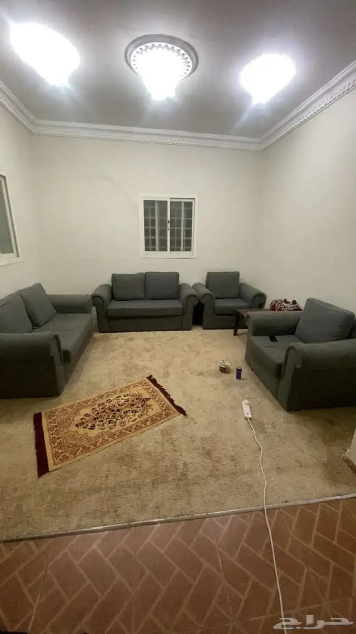 للبيع مكيف وكنب مستخدم 1