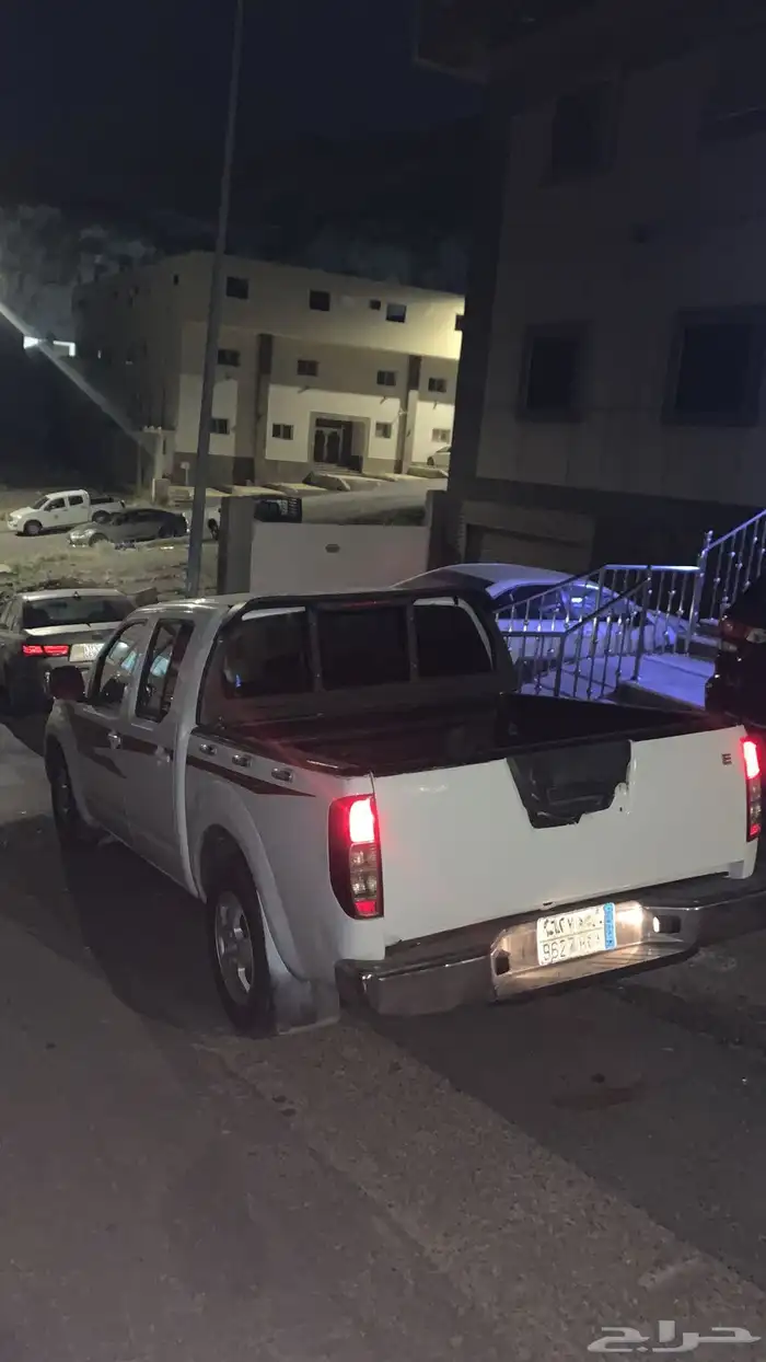 نيسان نفاره موديل 2010 9