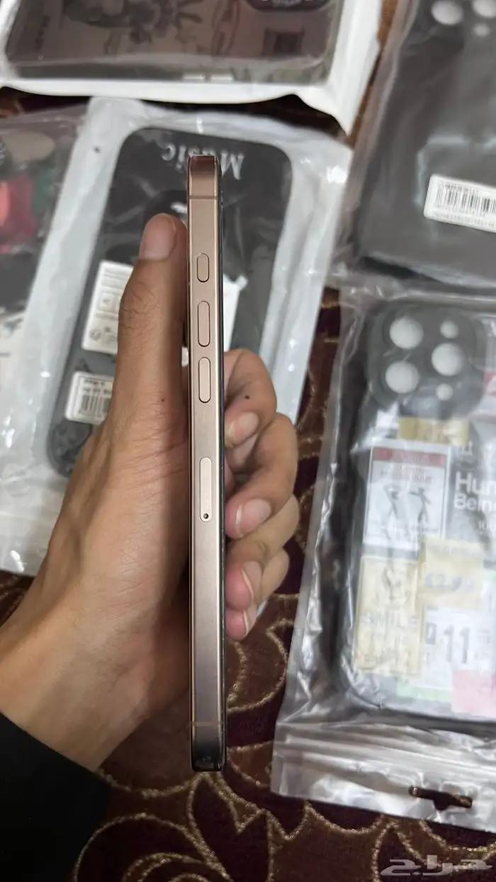 ايفون 16 برو ماكس تيتانيوم صحراوي 3