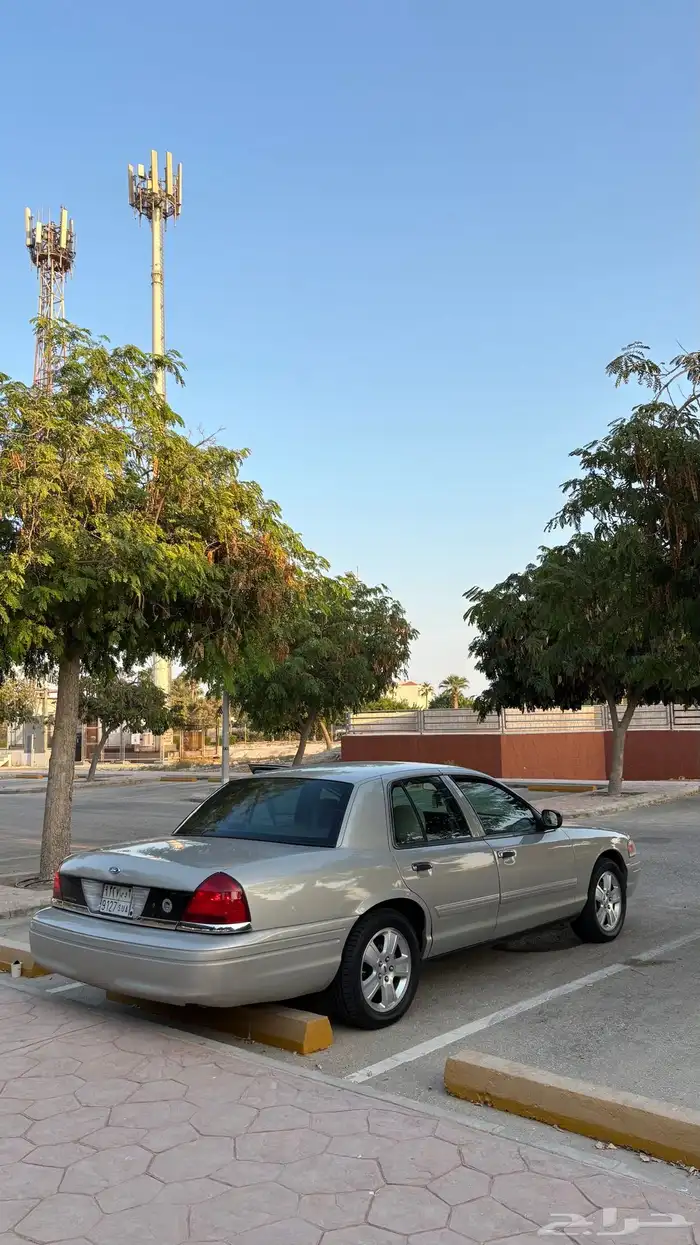 فورد فكتوريا للبيع 2