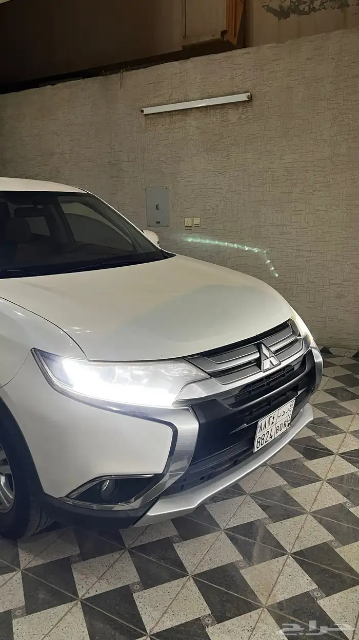 مستبيشي اوتلاندر 1