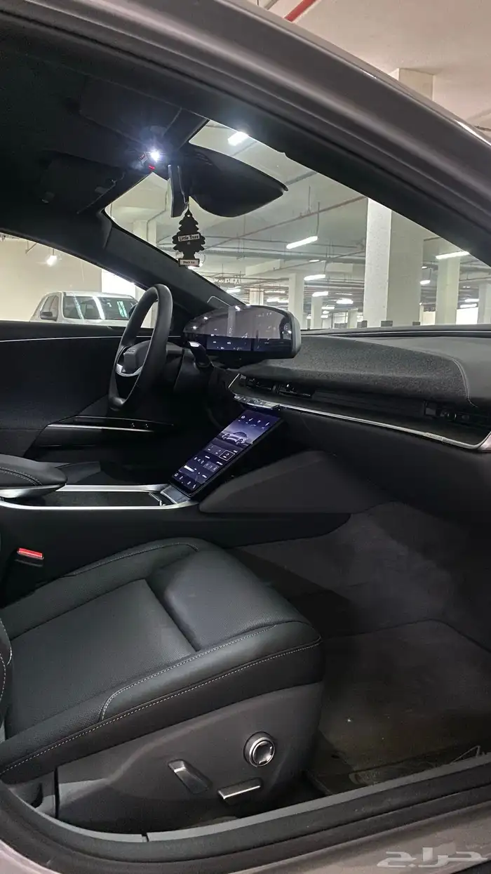 لوسيد اير بيور 2025 31