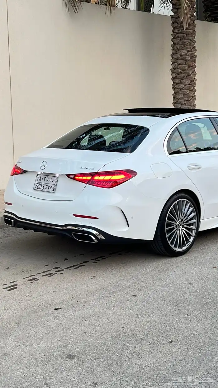 مرسيدس C300 موديل 2023 عداد 6 آلاف كيلو فقط 27