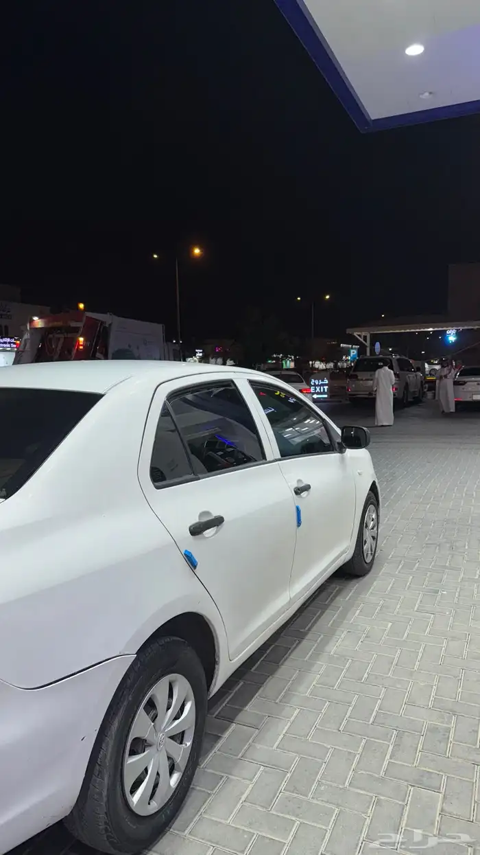 للبيع يارس 2009 نظيف 3