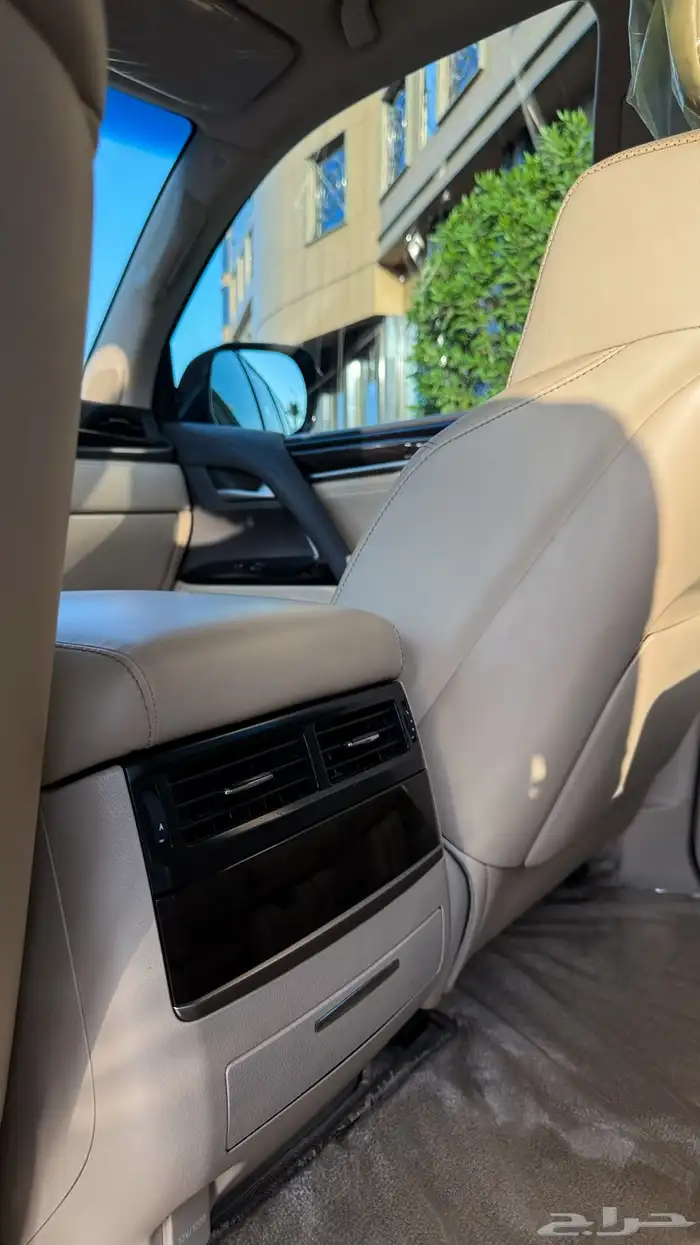 لكزس LX570 سعودي مخزن 2021 19