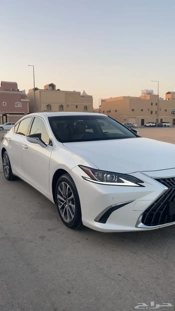 لكزس ES300 البدي والمحركات وكاله 2023 سعودي 2