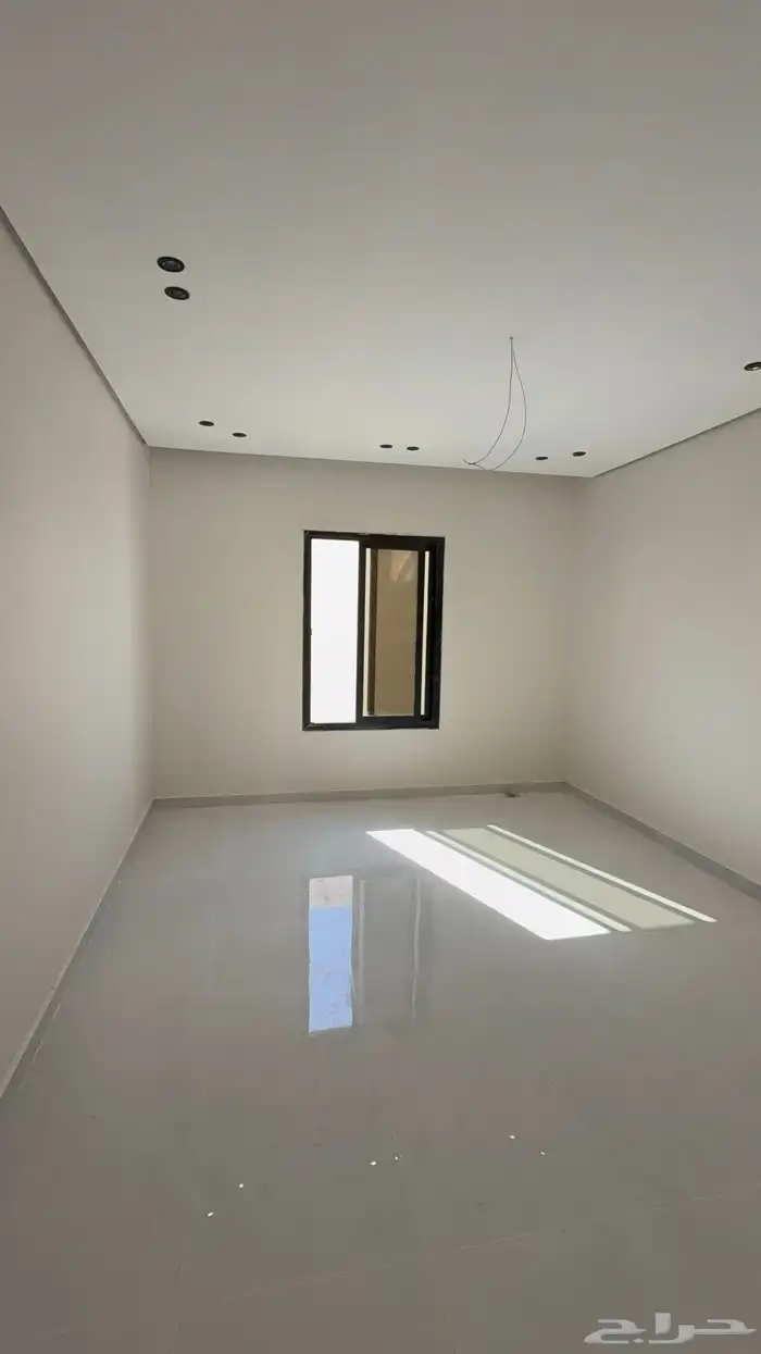 للبيع فيلا شبه منفصله 250 متر بالتاسع تصميم طيب 28