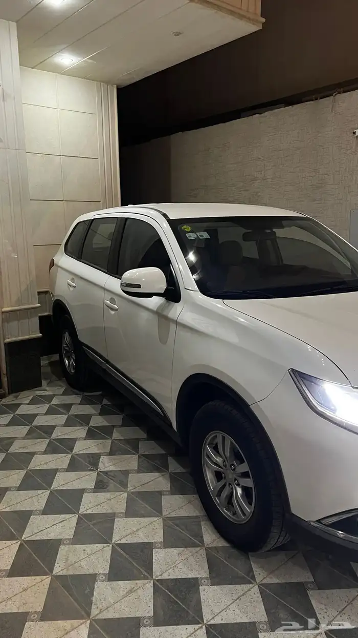 مستبيشي اوتلاندر 0