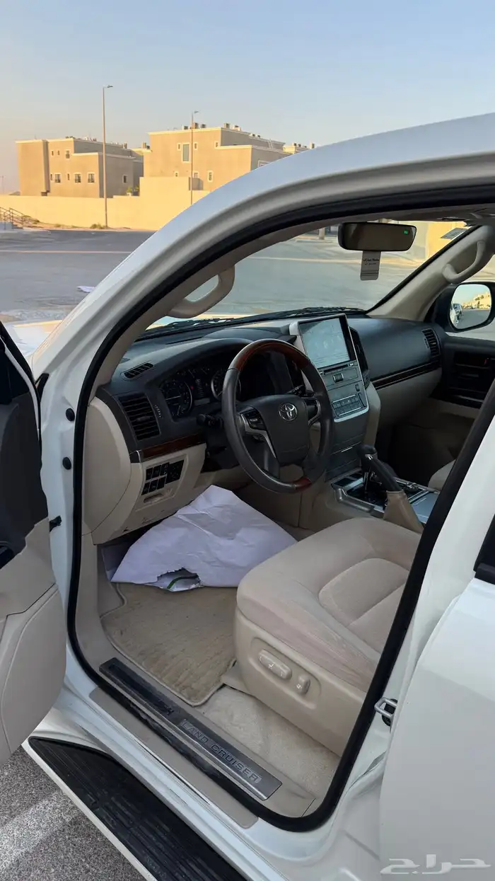 لاندكروزر 2018 8 سرندل GXR 22
