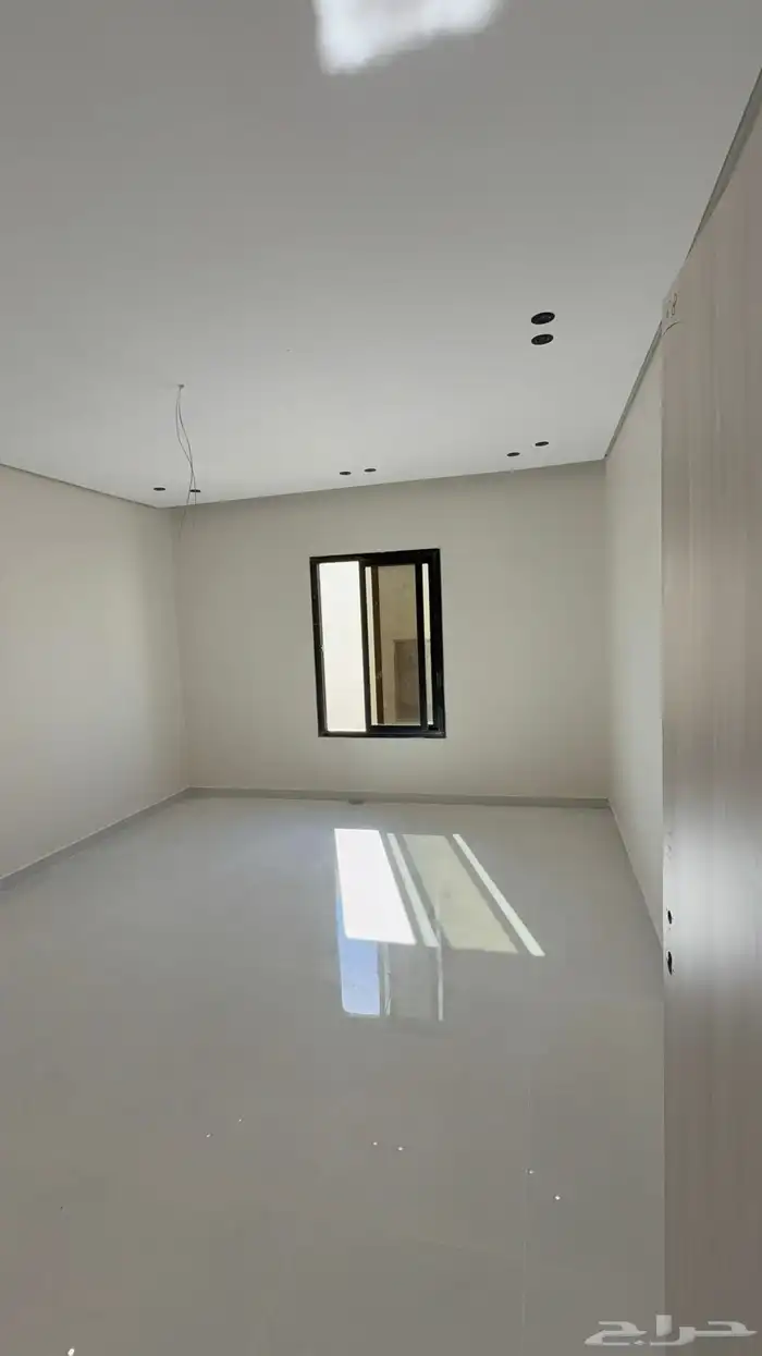 للبيع فيلا شبه منفصله 250 متر بالتاسع تصميم طيب 27