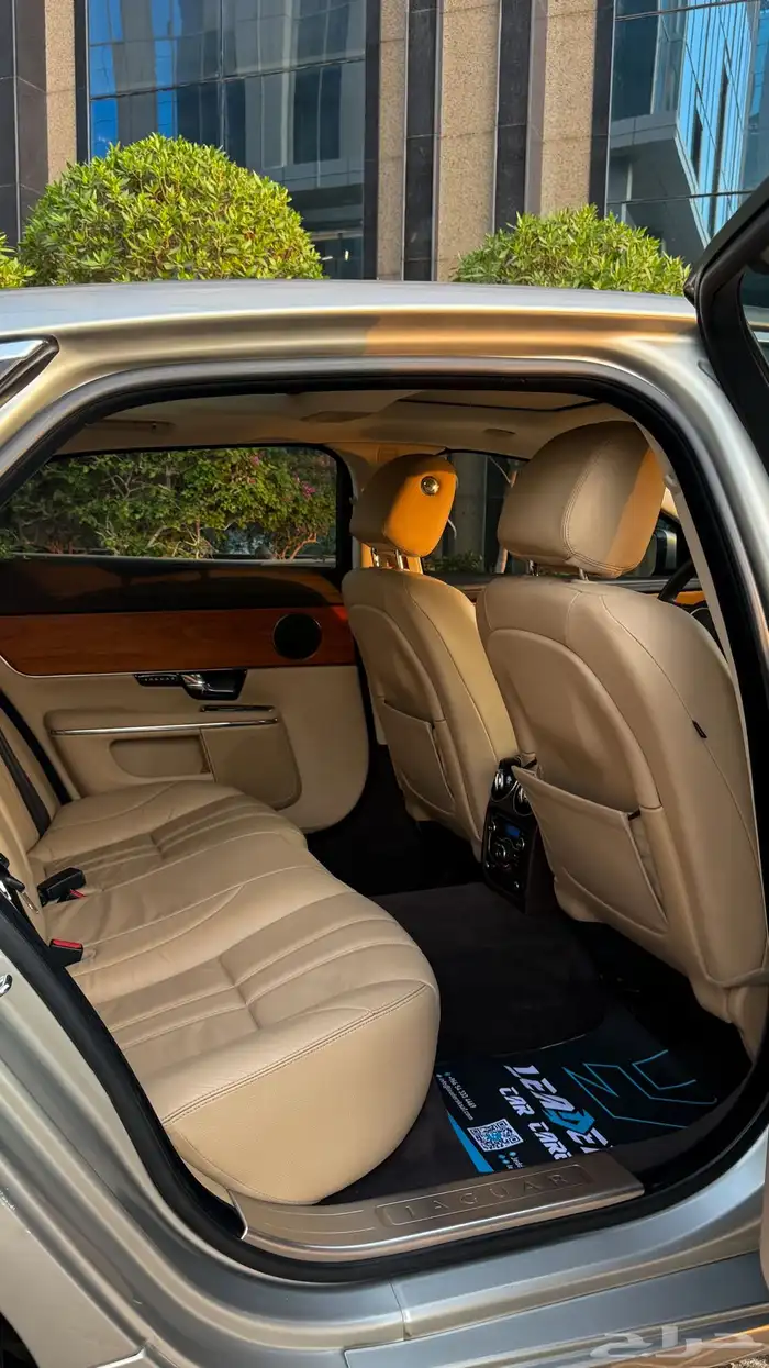 جاكوار xj لارج 2011 9