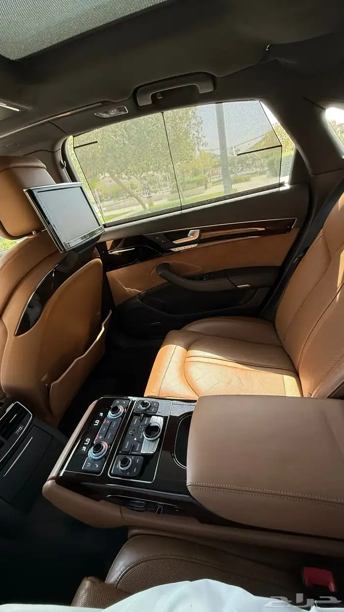 أودي A8 ممشى قليل 2015 9