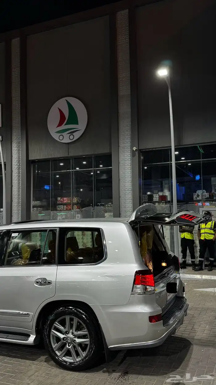 لكزس LX570 2014 فل DD 24