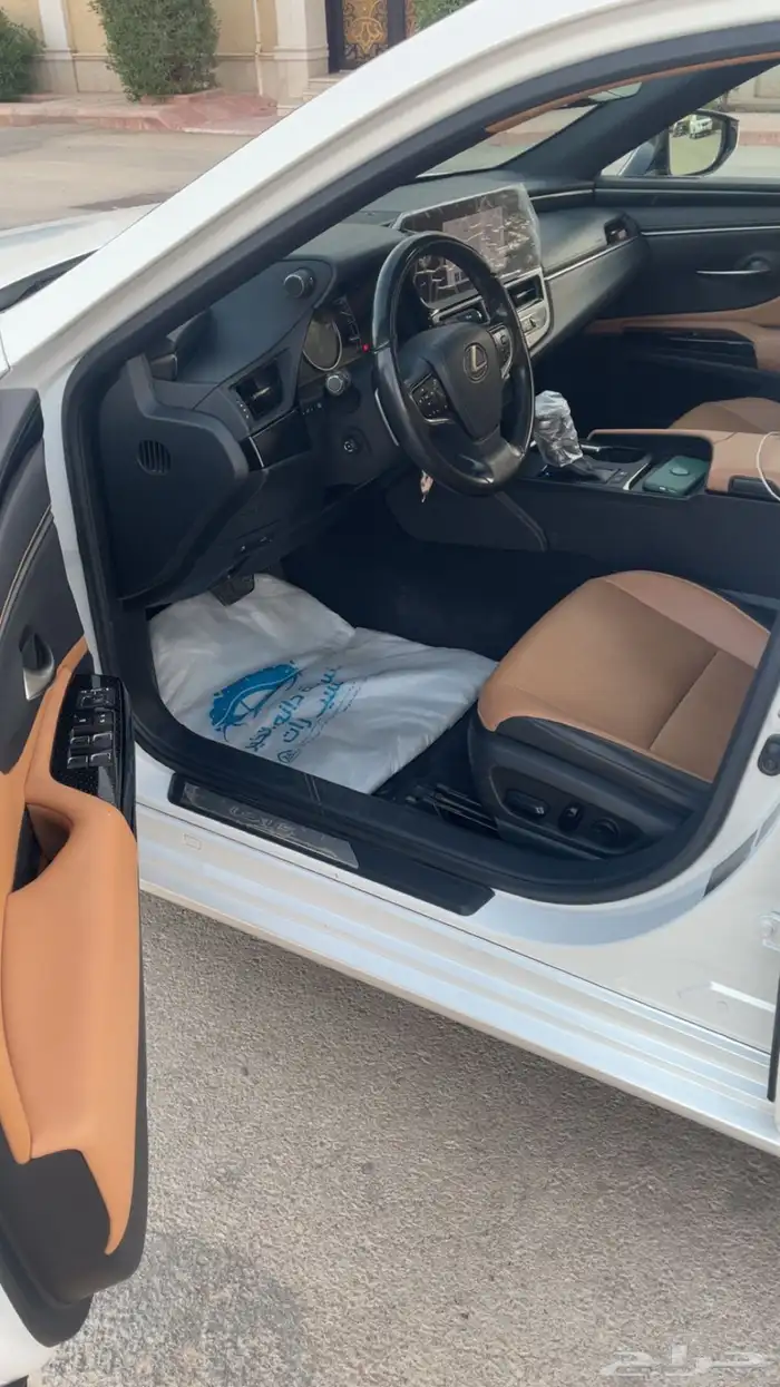 لكزس ES300 البدي والمحركات وكاله 2023 سعودي 8