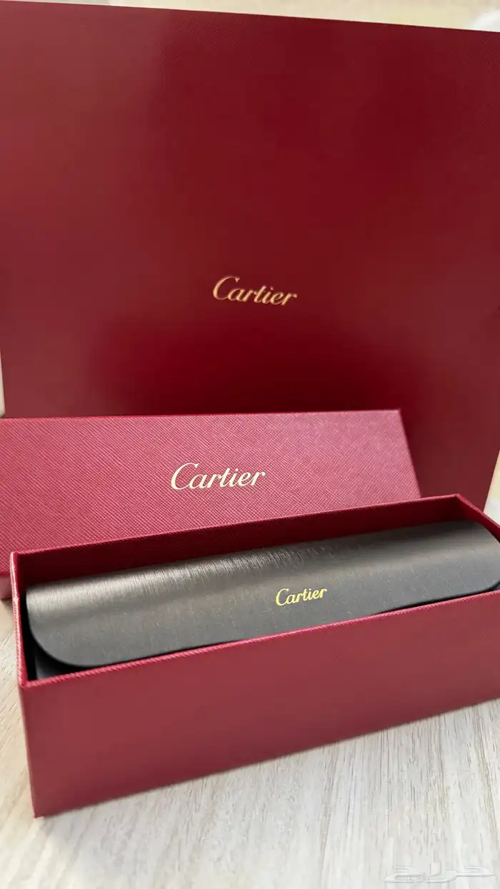 قلم كارتير بانثر و نظارة شمسية كارتير 5