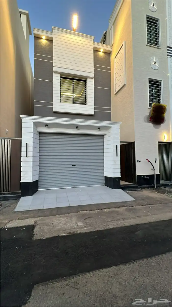 للبيع فيلا روف مع ملحق حى الراقى خميس مشيط780 الف 2