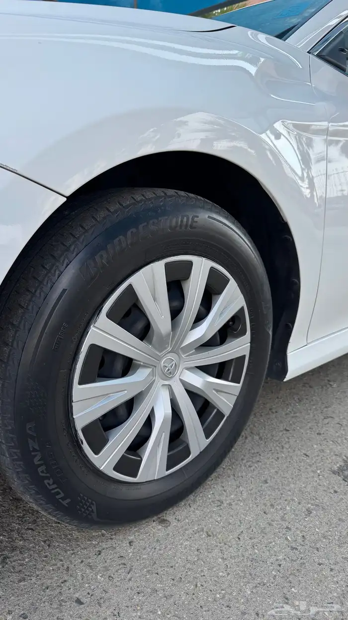 للبيع كامري مخزنه 3