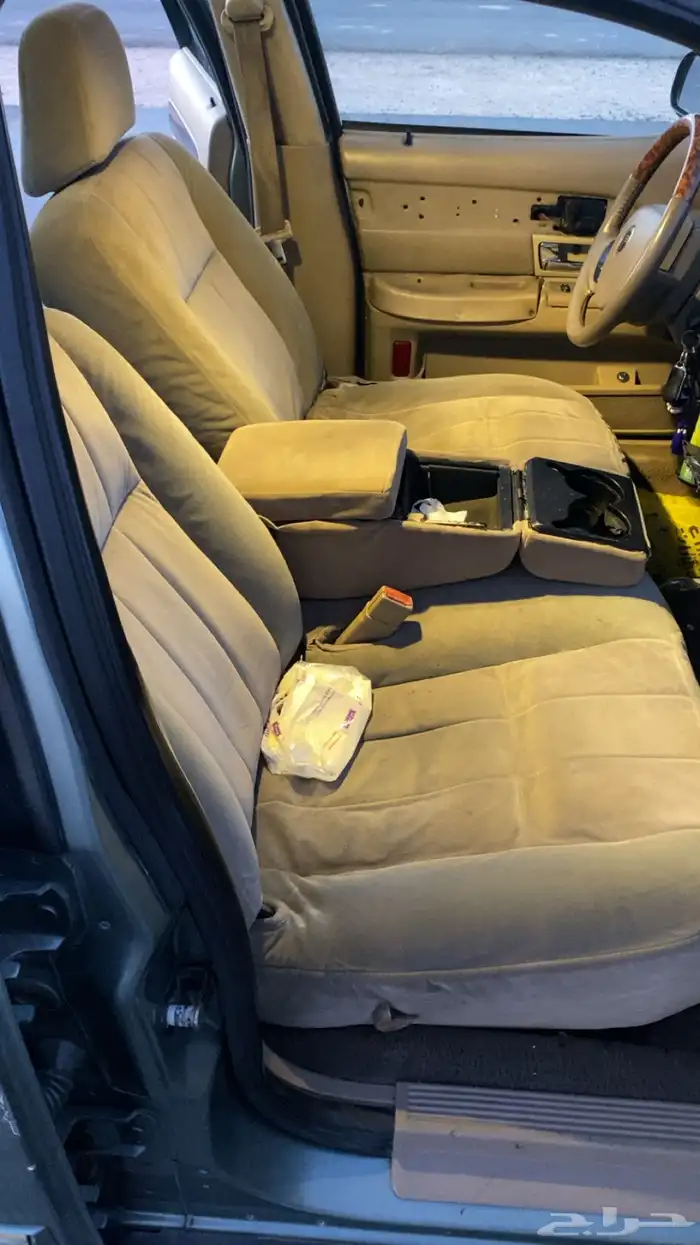 فورد قراند ماركيز 2005 24