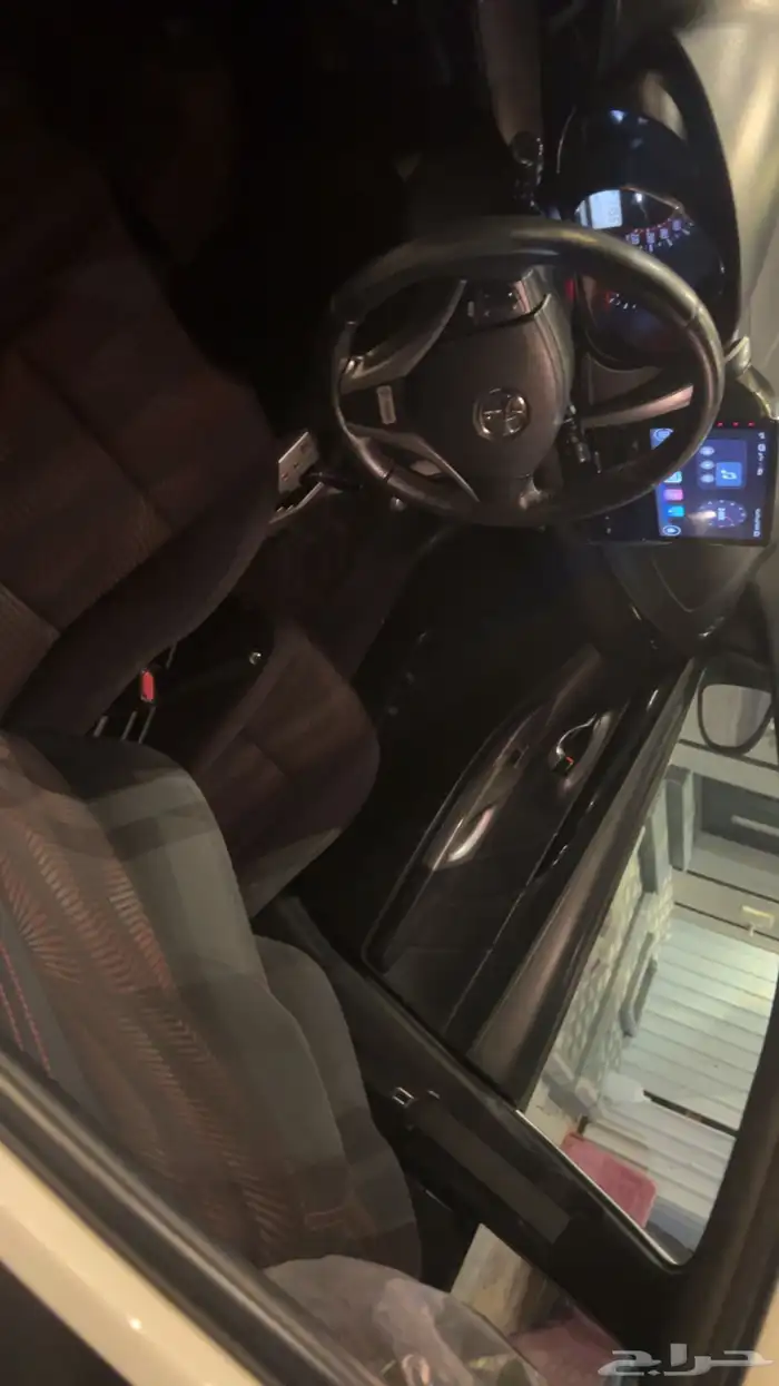 تويوتا يارس 2015 الممشى 200 000 والسعر المطلوب 27000 4