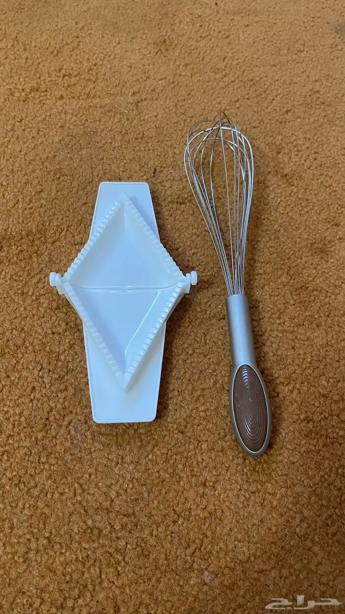 مجموعت اغراض شبه جديده للي يبغاها كامله 28 قطعه 100 ريال كل 26