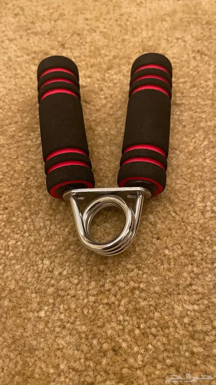 مجموعت اغراض شبه جديده للي يبغاها كامله 28 قطعه 100 ريال كل 21