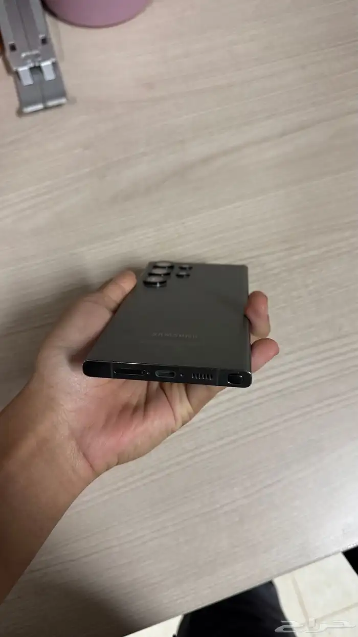 samsung s 23 ultra  يشبه جديد 2