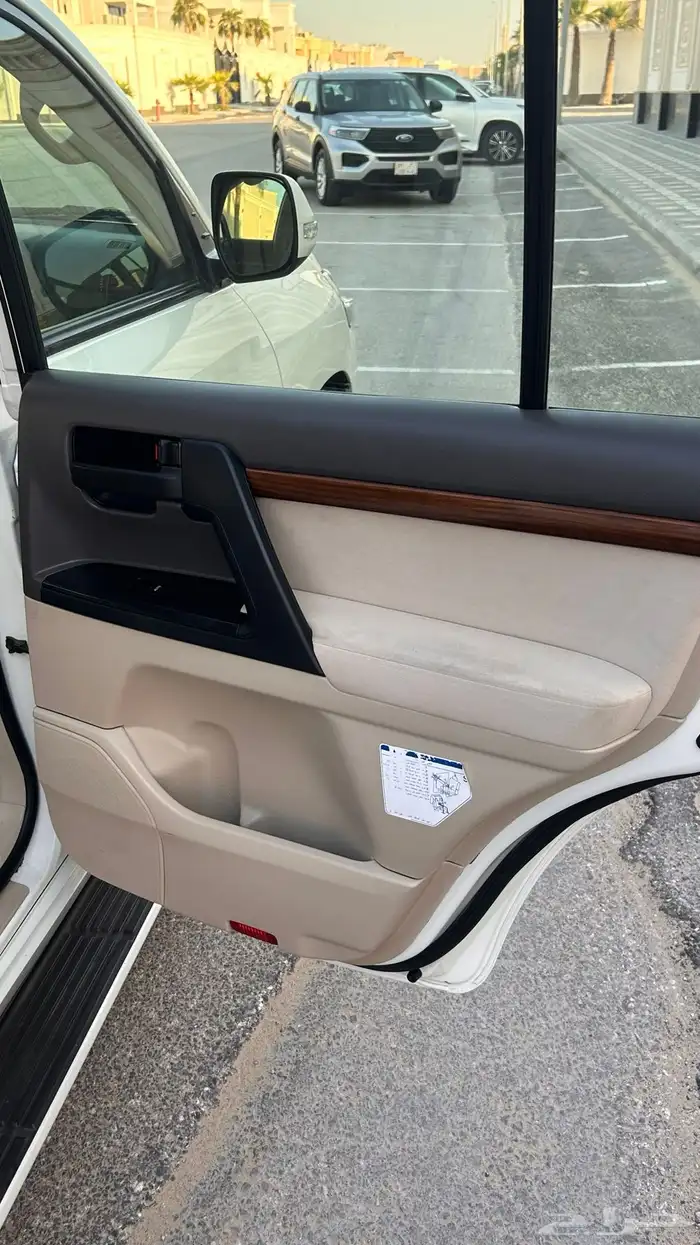 لاندكروزر 2018 8 سرندل GXR 18