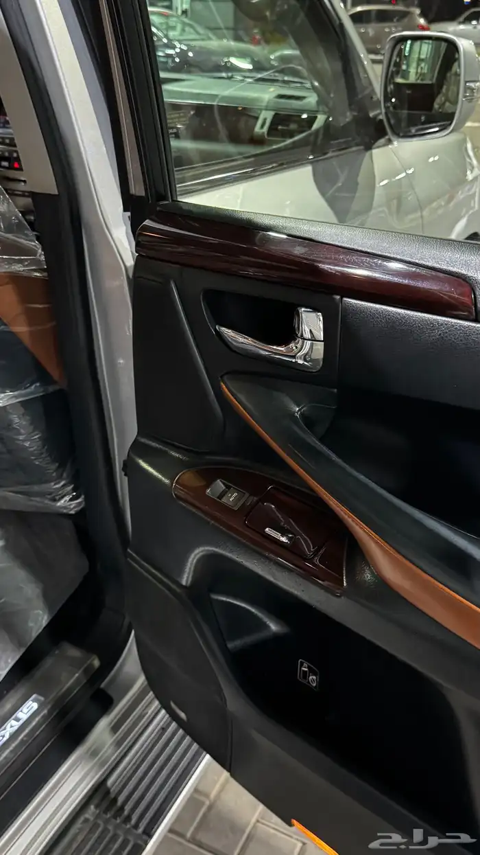 لكزس LX570 2014 فل DD 33