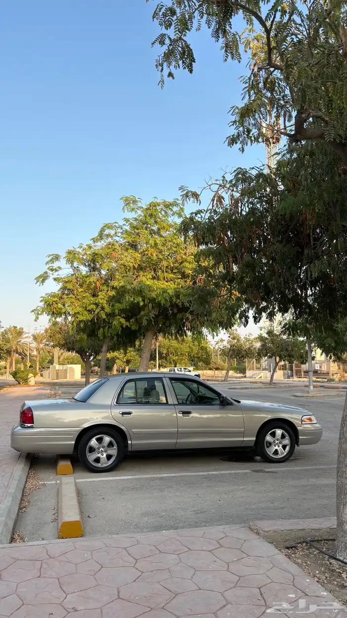 فورد فكتوريا للبيع 1