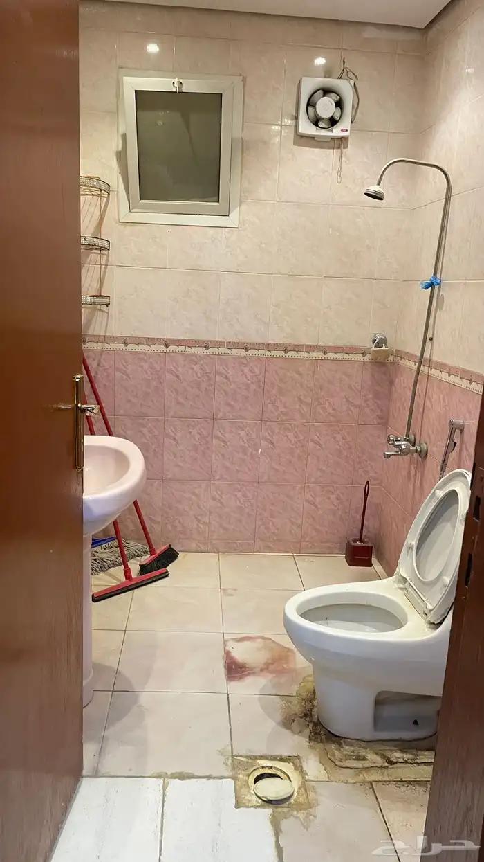 شقة علوية مفروشة غرفة وصالة عزاب للايجار حي النهضة 2