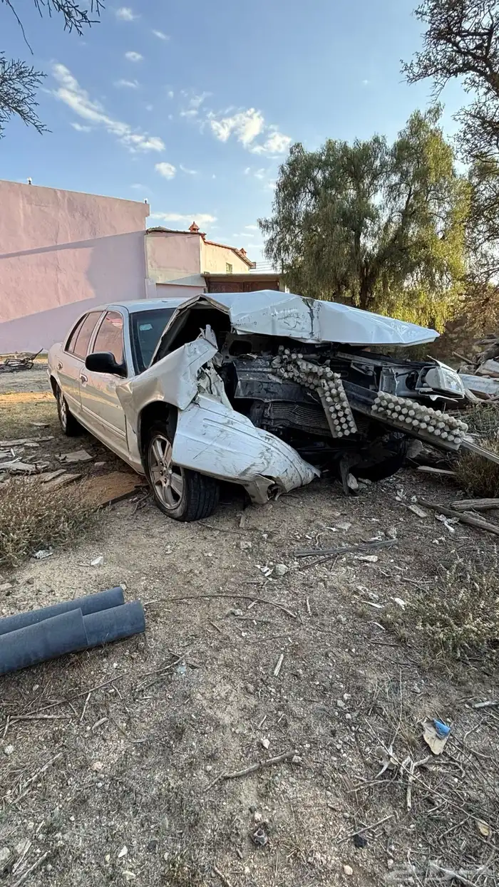 فورد فكتوريا 2011 تشليح قطع وليس كاملا 9