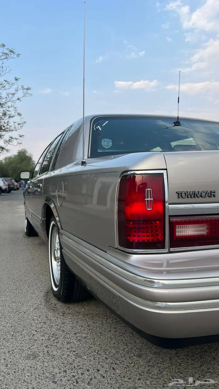 لينكون تاون كار 1994 مخزن 20