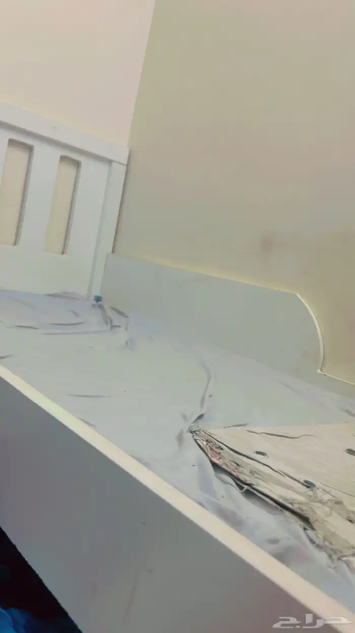 سرير اطفال مع المرتبة استخدام خفيف سبب البيع نقل 0