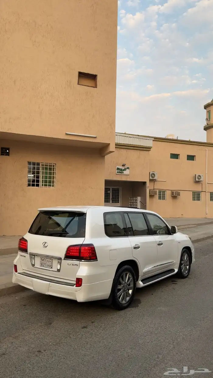 لكزس LX570 2011 بحالة الوكاله 0