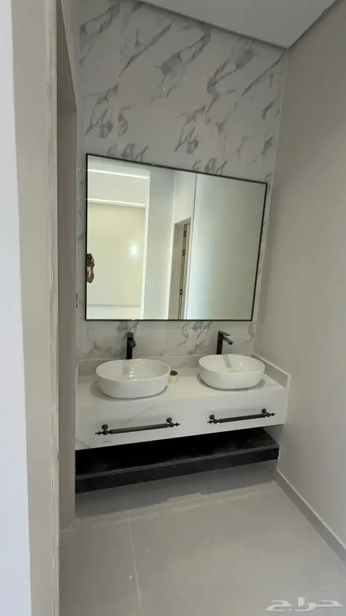 للبيع فيلا شبه منفصله 250 متر بالتاسع تصميم طيب 3