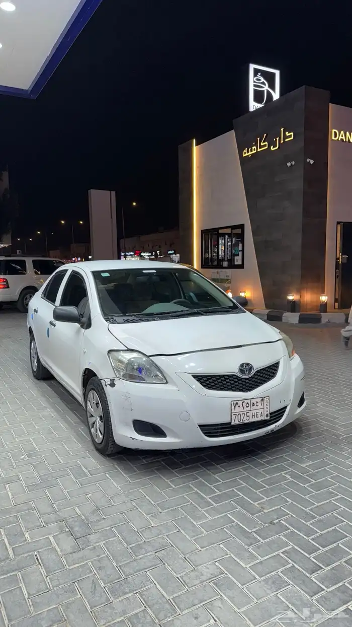 للبيع يارس 2009 نظيف 5