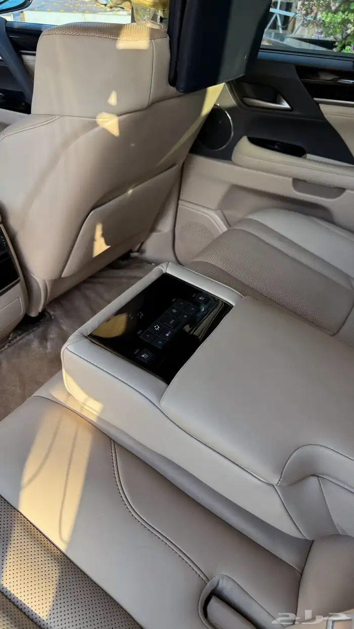 لكزس LX570 سعودي مخزن 2021 16