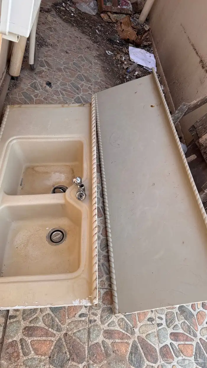 رخام صناعي للبيع نظيف جدا كما واضح فالصورة. 0