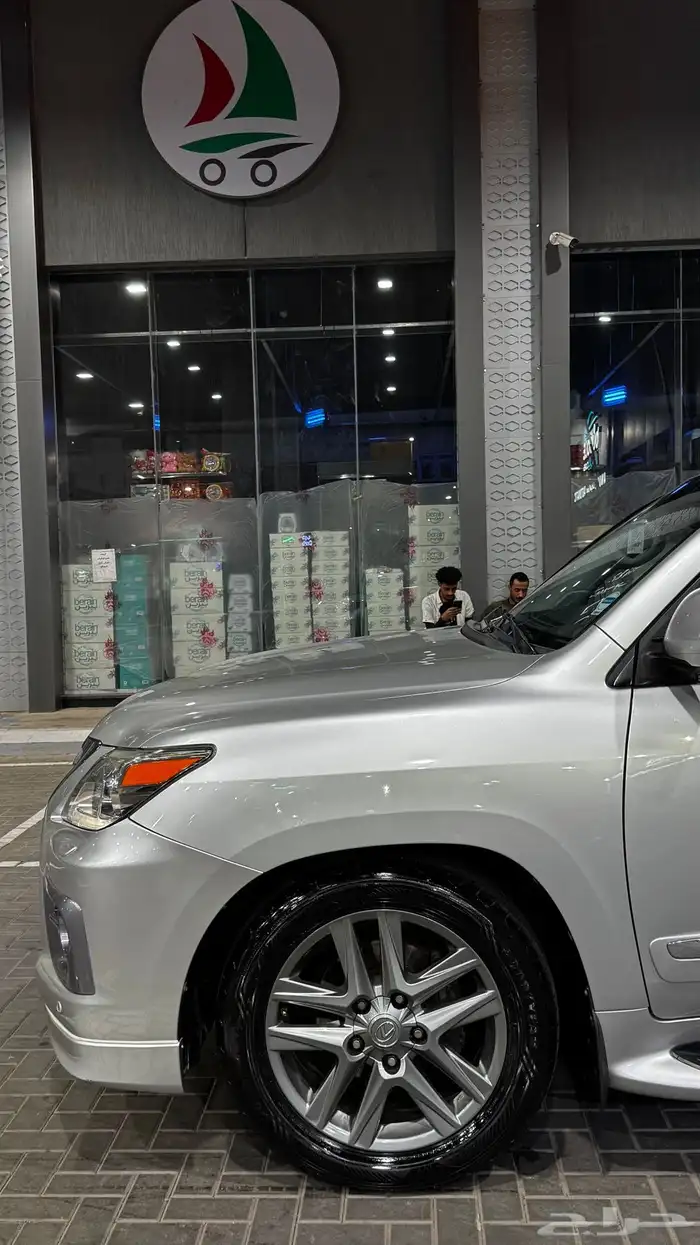 لكزس LX570 2014 فل DD 12