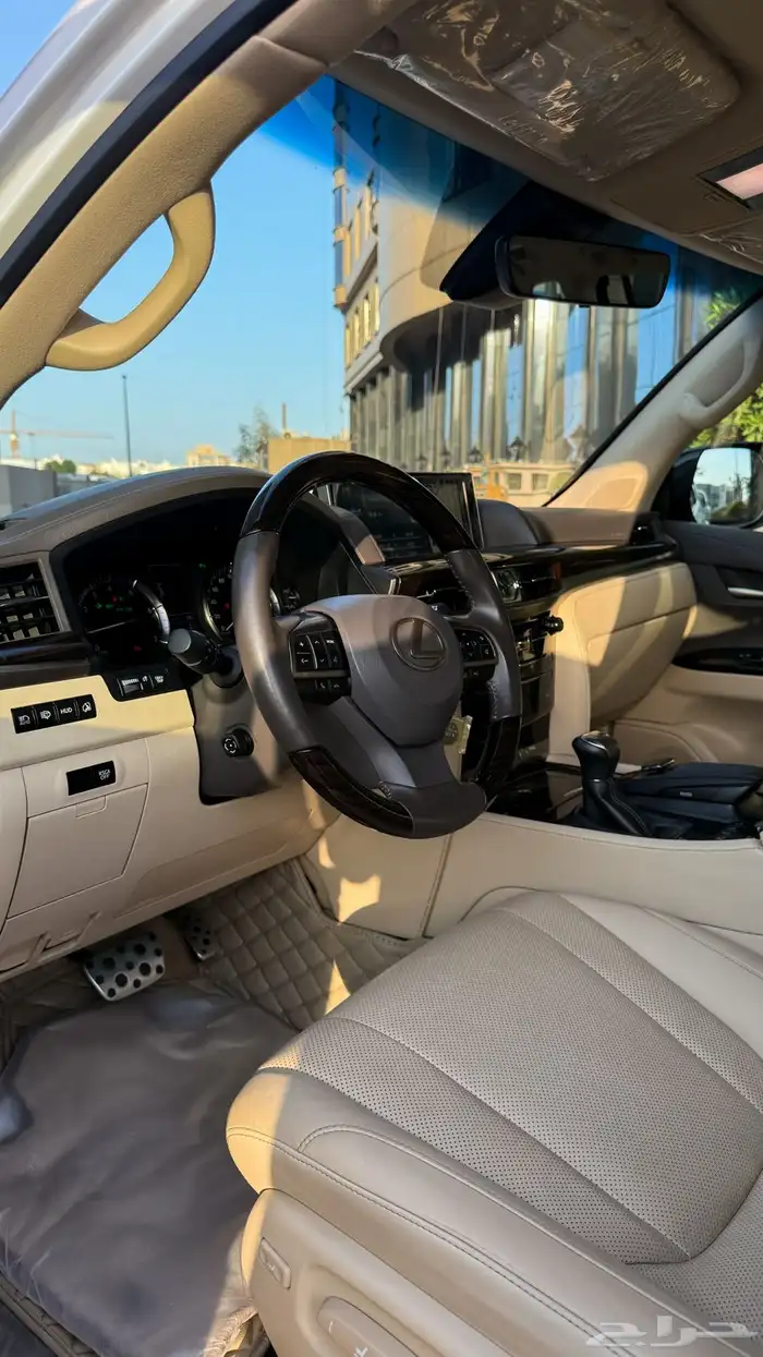 لكزس LX570 سعودي مخزن 2021 12