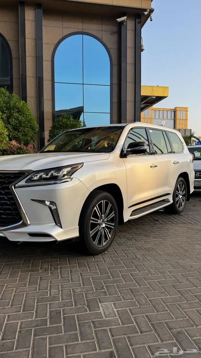 لكزس LX570 سعودي مخزن 2021 1