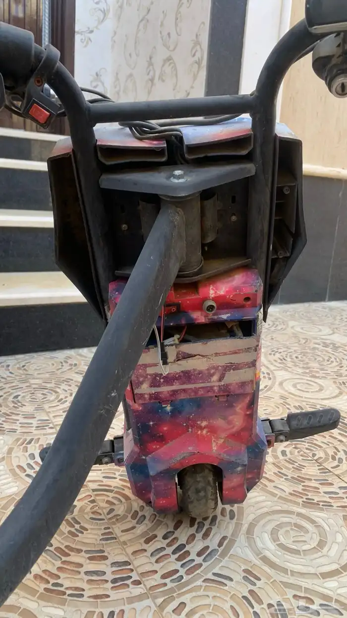 سكوترين واحد نضيف و الثاني شبه نضيف مستعجل اليومين ذي 2