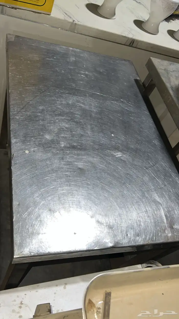 ساج وعجانة وفرادة خبز وثلاجة عرض متر ونص في متر ونص وطولت 7