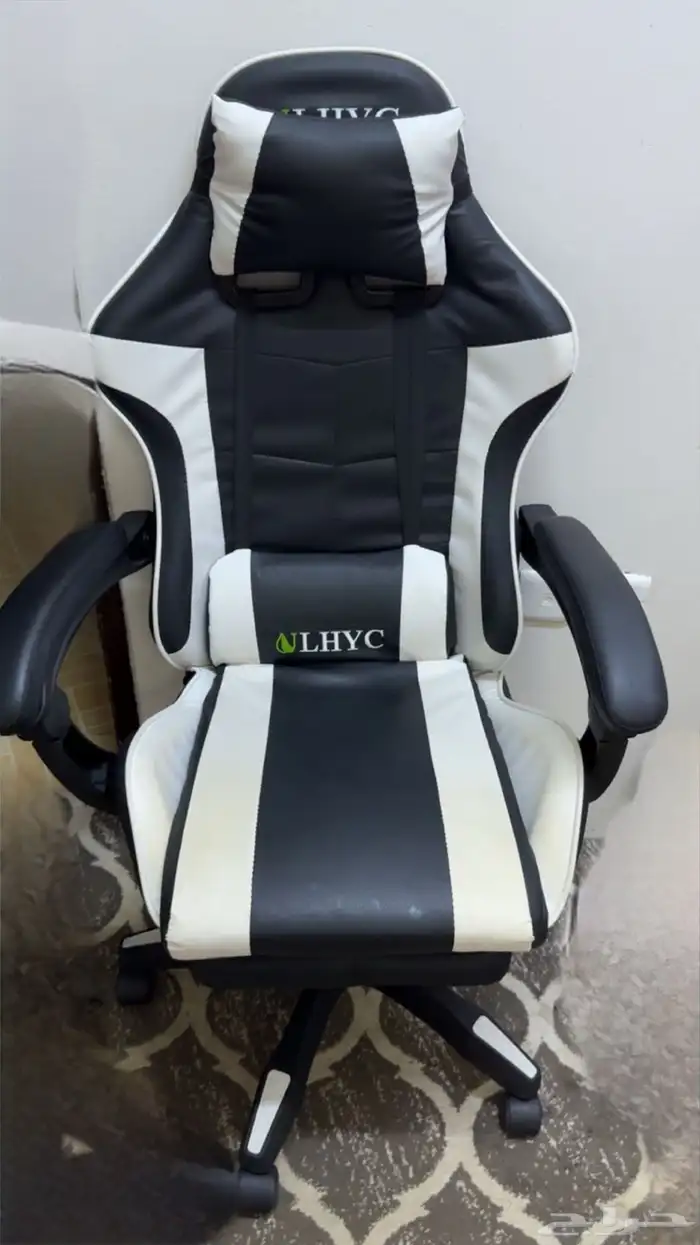 كرسي وطاوله 0