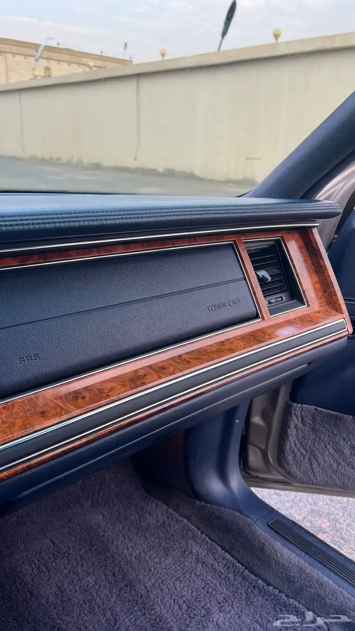 لينكون تاون كار 1994 مخزن 44